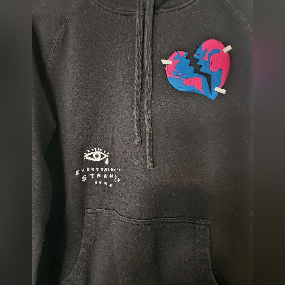 G Easy Merch, Men's sz Medium Black G Easy "Everything is strange here " Hoodie - Picture 3 of 8